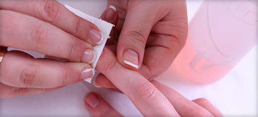 Обезжиривание ногтей перед покрытием 